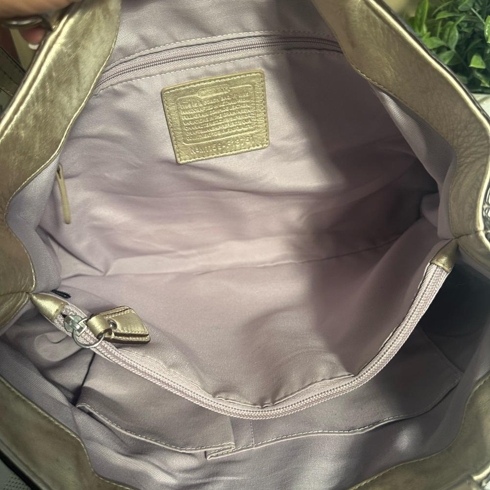 Coach Soho F18751 Cream Leather East West Tote
Shoulder Bag Gold Trim - Picture 8 of 13